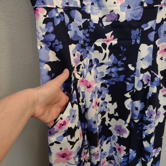 Lauren Ralph Lauren Blue Floral Watercolor Fit & Flare Pocket Dress - Size 6 - Picture 6 of 13